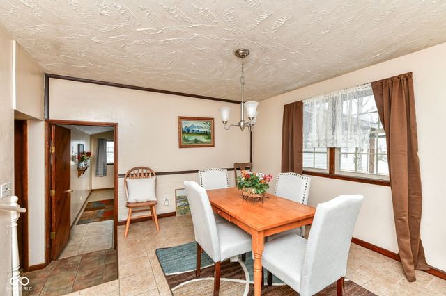 1500 W McKenzie Road, Greenfield, IN 46140