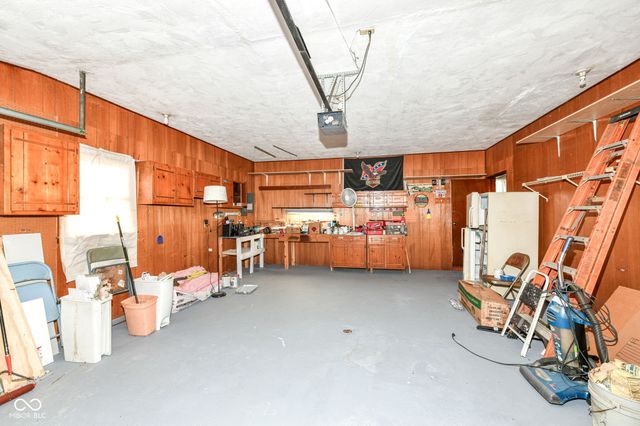 1500 W McKenzie Road, Greenfield, IN 46140