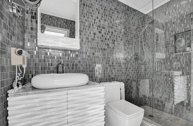 2830 NE 55th Street, Fort Lauderdale, FL 33308