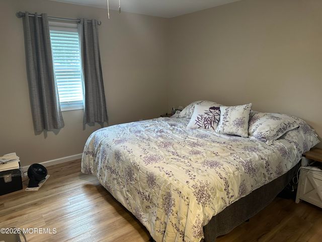 1345 Pacific Avenue, Beachwood, NJ 08722