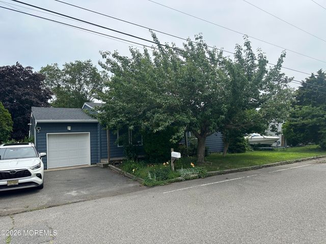 1345 Pacific Avenue, Beachwood, NJ 08722