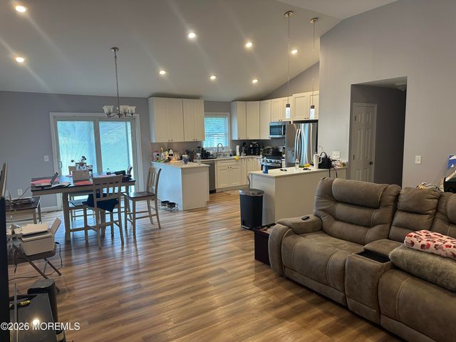 1345 Pacific Avenue, Beachwood, NJ 08722