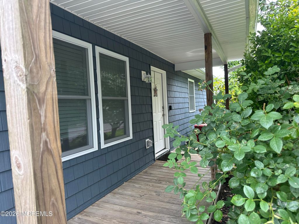 1345 Pacific Avenue, Beachwood, NJ 08722