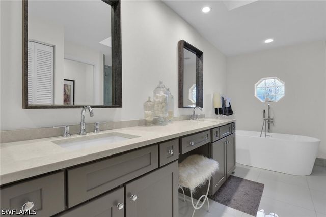 2124 Paget CIR 1, Naples, FL 34112