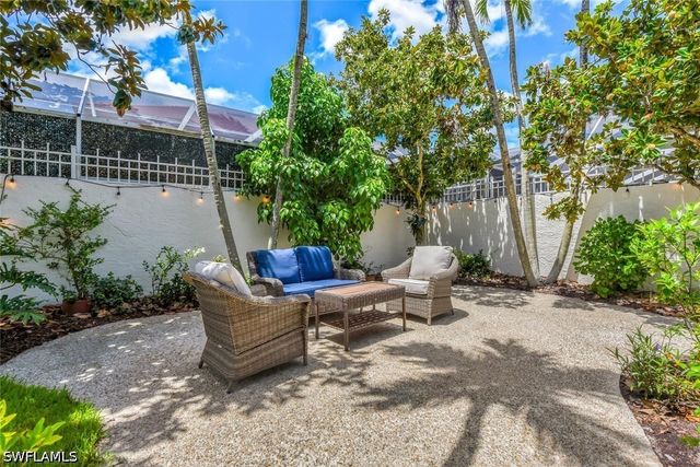 2124 Paget CIR 1, Naples, FL 34112