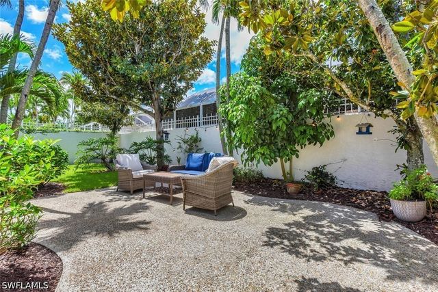 2124 Paget CIR 1, Naples, FL 34112