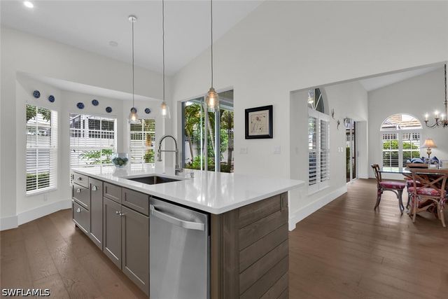 2124 Paget CIR 1, Naples, FL 34112