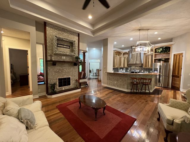 550 Laurel Crown Rd, Manchester, TN 37355