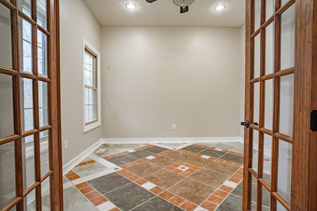 550 Laurel Crown Rd, Manchester, TN 37355