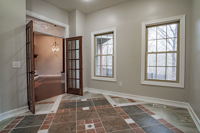 550 Laurel Crown Rd, Manchester, TN 37355