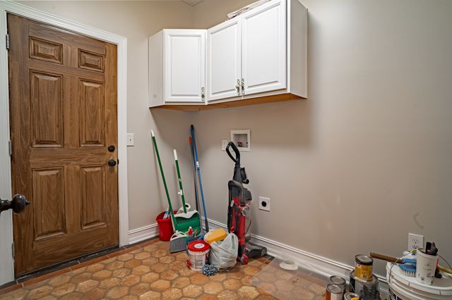 550 Laurel Crown Rd, Manchester, TN 37355