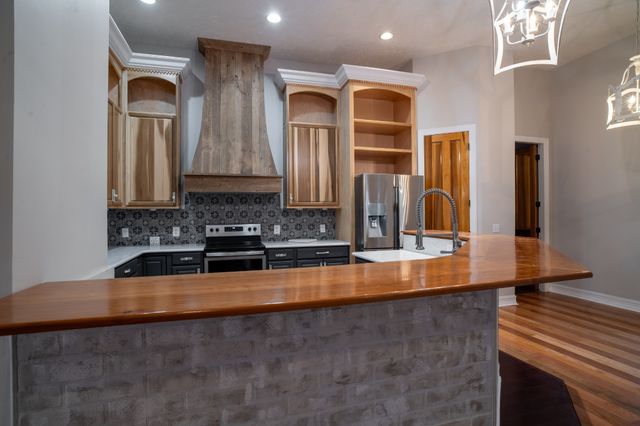550 Laurel Crown Rd, Manchester, TN 37355