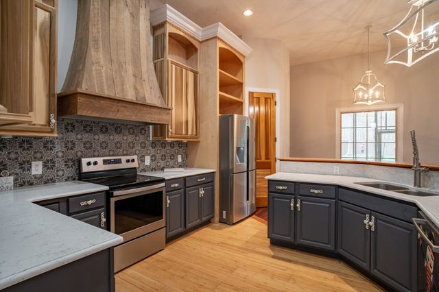 550 Laurel Crown Rd, Manchester, TN 37355