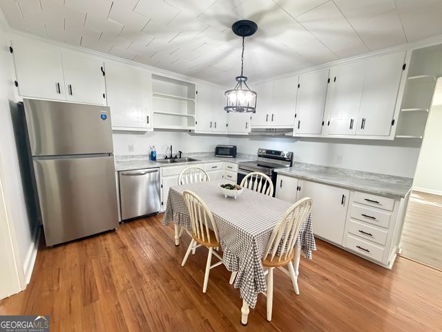 2004 32nd Street, Valley, AL 36854