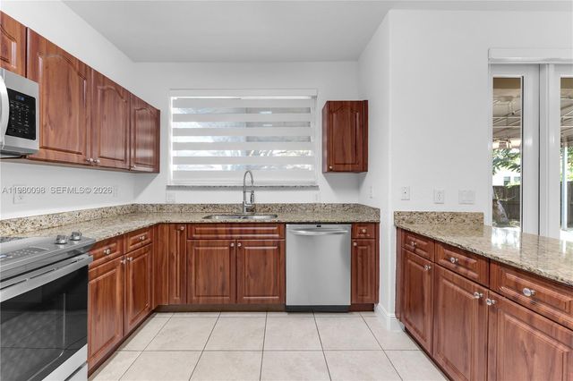 997 NE 16th Ave, Homestead, FL 33033