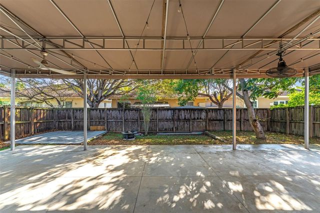 997 NE 16th Ave, Homestead, FL 33033