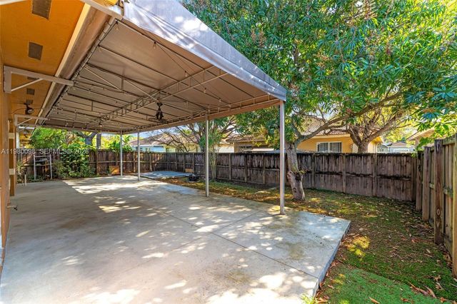 997 NE 16th Ave, Homestead, FL 33033