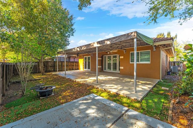 997 NE 16th Ave, Homestead, FL 33033