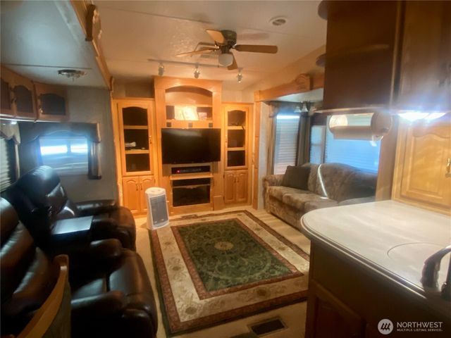 393 Tom & Nita Road, Cle Elum, WA 98922