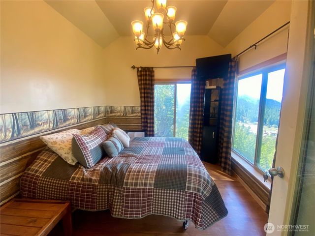 393 Tom & Nita Road, Cle Elum, WA 98922