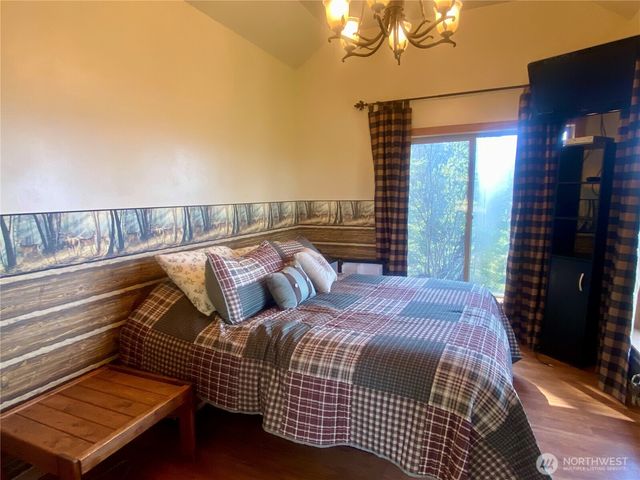 393 Tom & Nita Road, Cle Elum, WA 98922