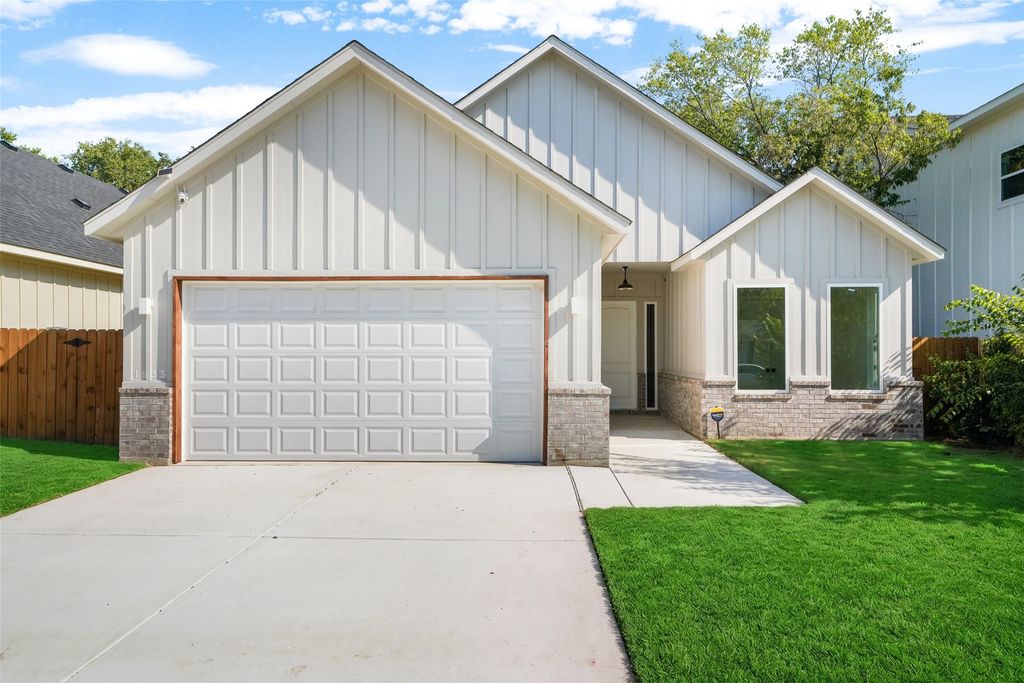1633 E Tucker Street, Fort Worth, TX 76104 — exterior