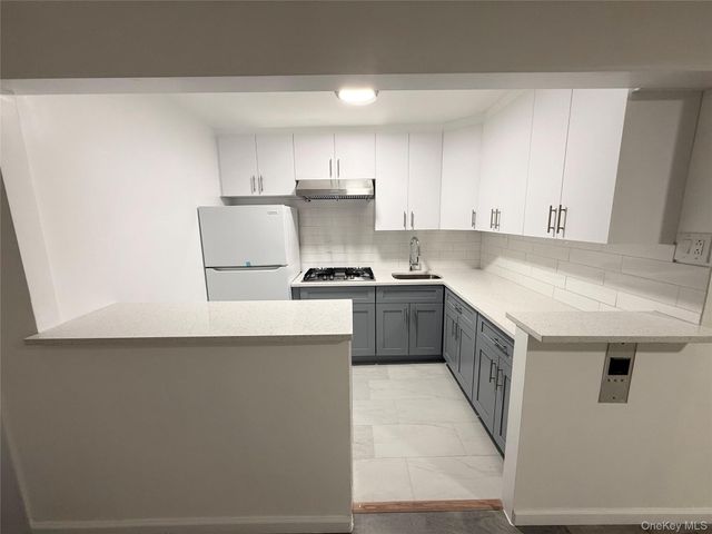 42-26 81st Street 7I, Elmhurst, NY 11373