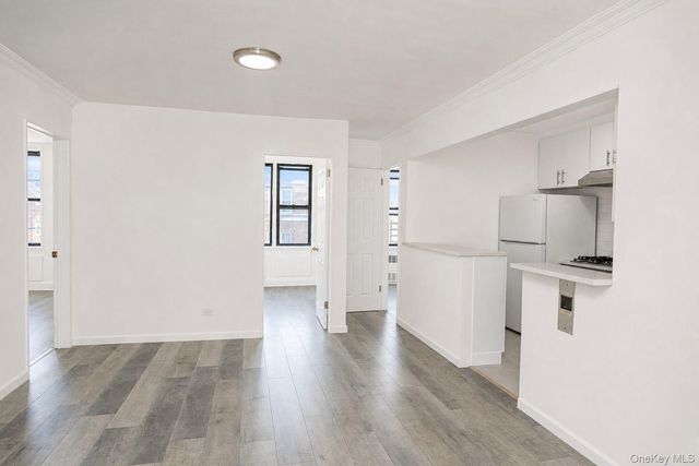42-26 81st Street 7I, Elmhurst, NY 11373