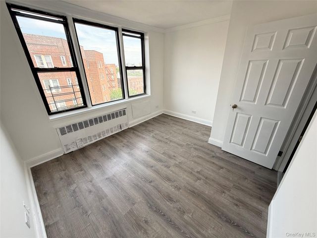 42-26 81st Street 7I, Elmhurst, NY 11373