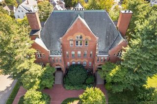 110 Washington Park 2, Newton, MA 02460
