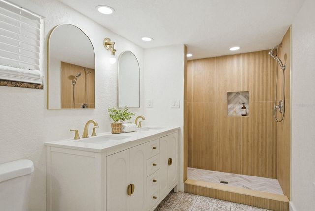 4438 W WYOMING AVENUE, Tampa, FL 33616