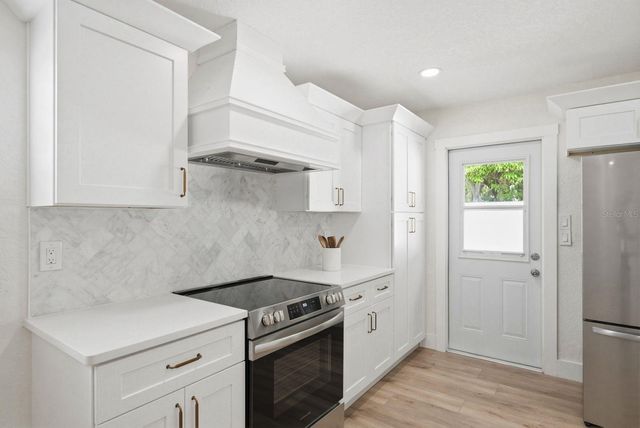 4438 W WYOMING AVENUE, Tampa, FL 33616