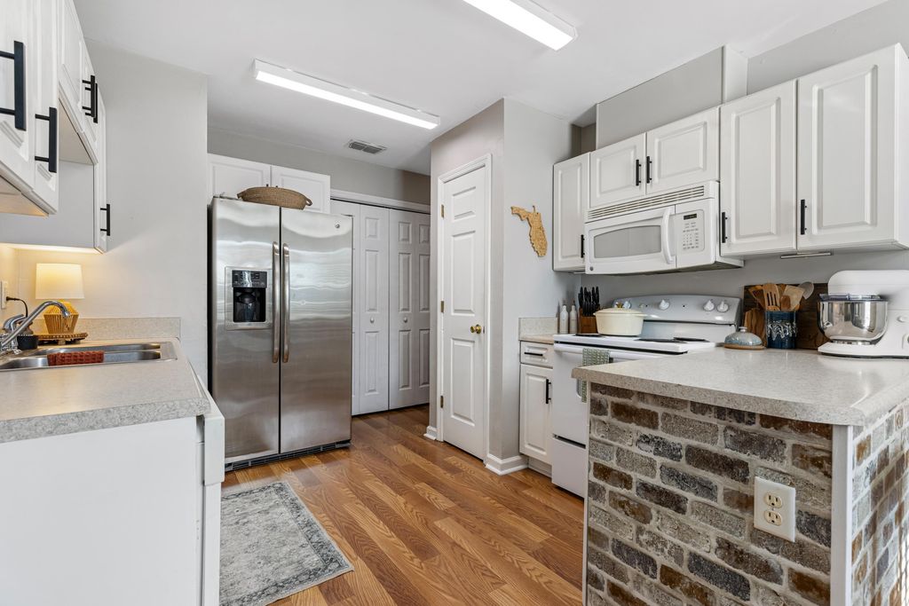 Image 10 of property listing at 4 Ted Lott Lane, Crawfordville, FL 32327