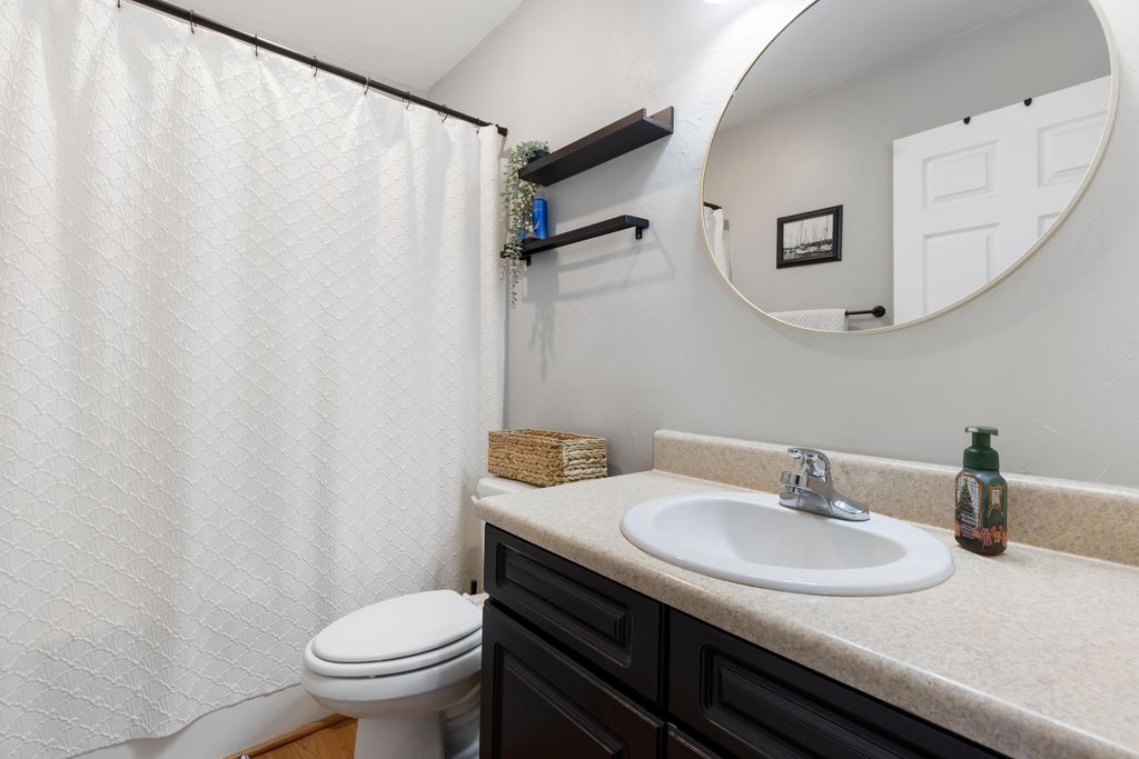 Image 19 of property listing at 4 Ted Lott Lane, Crawfordville, FL 32327