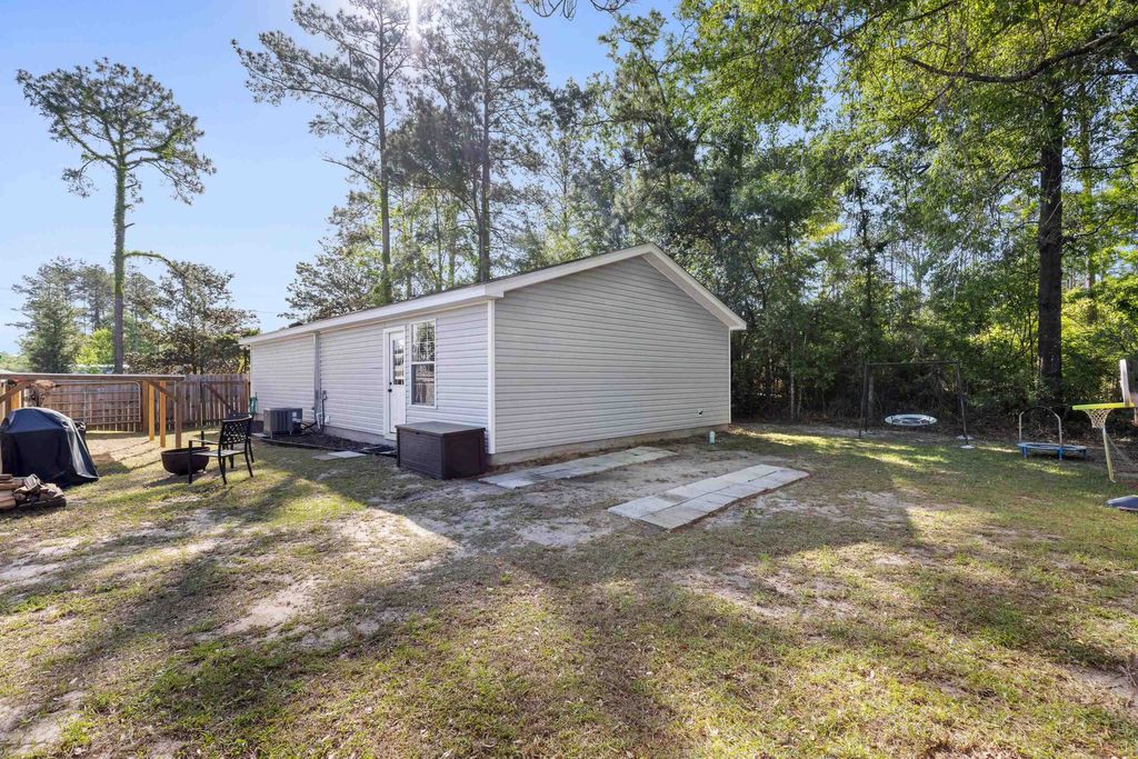 Image 29 of property listing at 4 Ted Lott Lane, Crawfordville, FL 32327