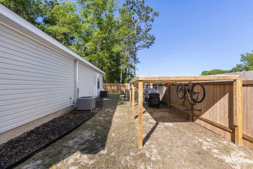 Image 30 of property listing at 4 Ted Lott Lane, Crawfordville, FL 32327
