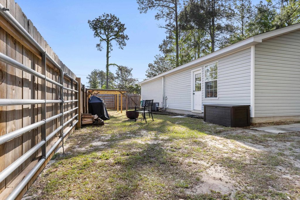 Image 31 of property listing at 4 Ted Lott Lane, Crawfordville, FL 32327