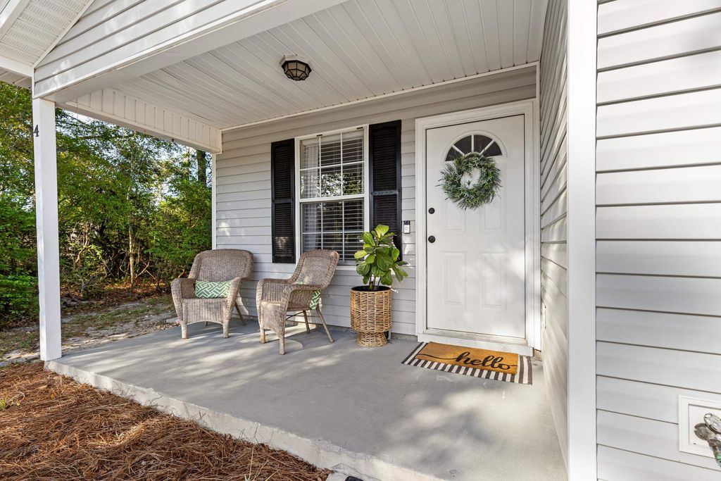 Image 4 of property listing at 4 Ted Lott Lane, Crawfordville, FL 32327