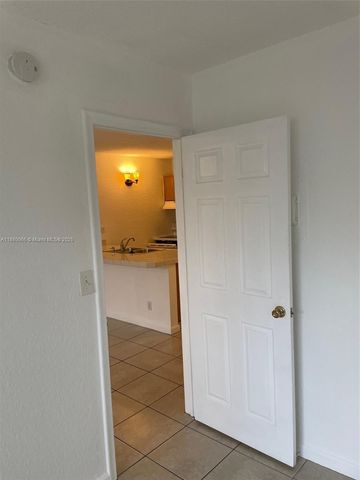 2401 Riverside Dr 203-B, Coral Springs, FL 33065