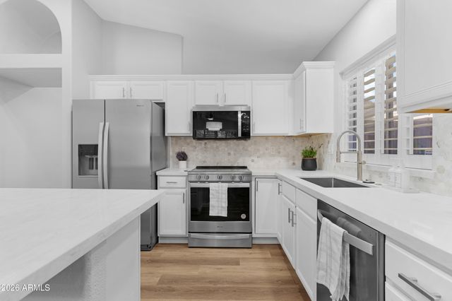 5223 W PONTIAC Drive, Glendale, AZ 85308