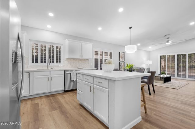 5223 W PONTIAC Drive, Glendale, AZ 85308