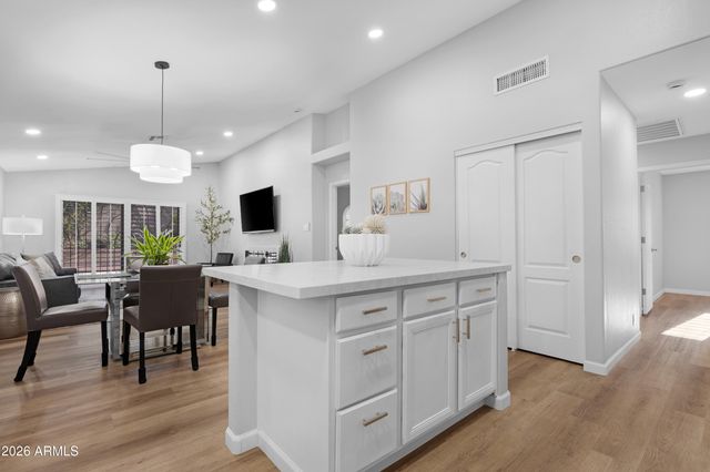 5223 W PONTIAC Drive, Glendale, AZ 85308