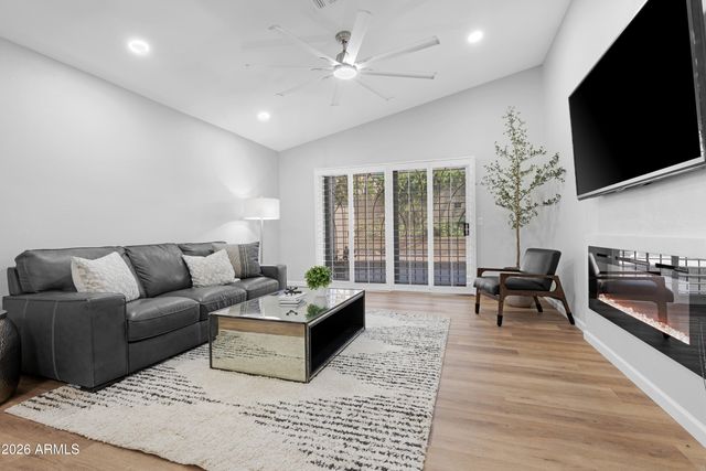 5223 W PONTIAC Drive, Glendale, AZ 85308