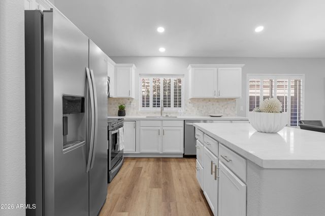 5223 W PONTIAC Drive, Glendale, AZ 85308