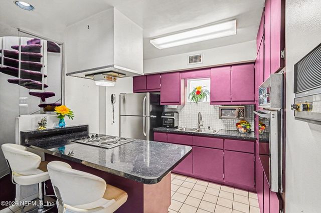 633 S DELAWARE Avenue, Deland, FL 32720