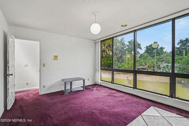 633 S DELAWARE Avenue, Deland, FL 32720
