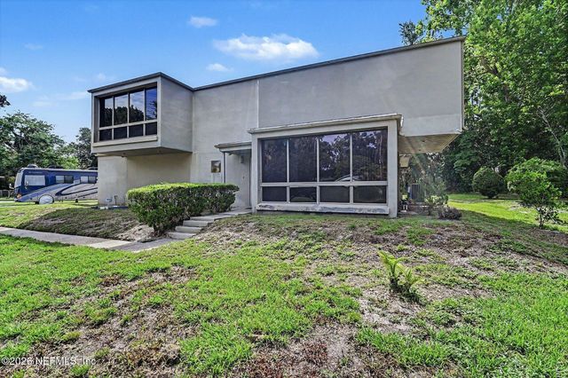 633 S DELAWARE Avenue, Deland, FL 32720