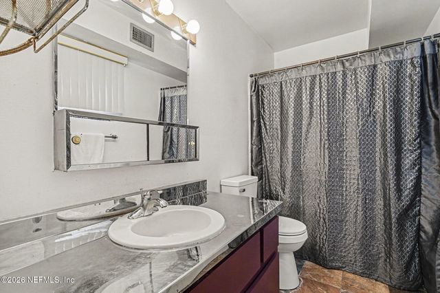 633 S DELAWARE Avenue, Deland, FL 32720