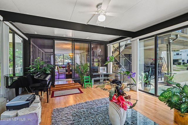633 S DELAWARE Avenue, Deland, FL 32720