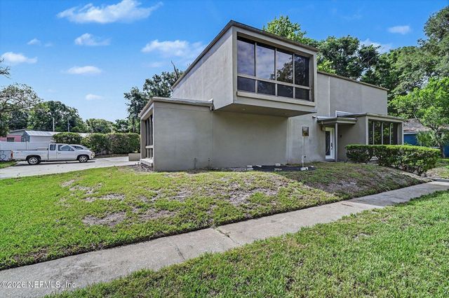 633 S DELAWARE Avenue, Deland, FL 32720